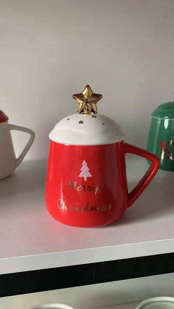 Červeno-bílý porcelánový vánoční hrneček Villa d'Este Merry Christmas