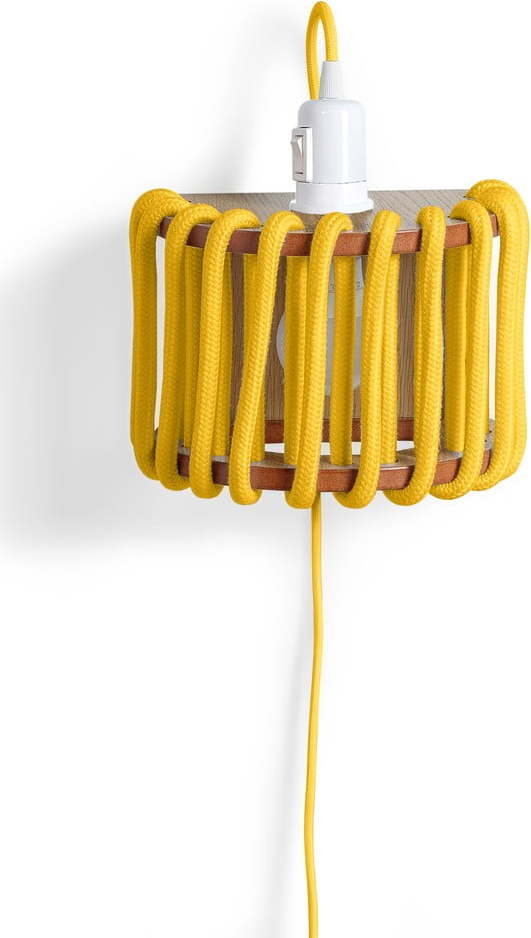 Žlutá nástěnná lampa s dřevěnou konstrukcí EMKO Macaron
