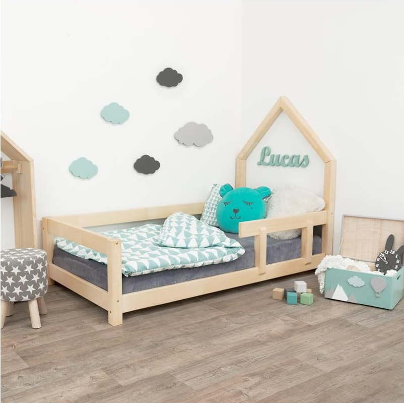 Přírodní dětská postel domeček s pravou bočnicí Benlemi Poppi