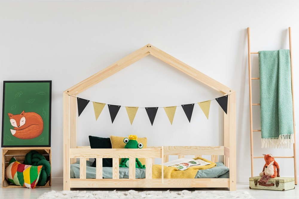 Domečková dětská postel z borovicového dřeva v přírodní barvě 120x200 cm Mila RMP – Adeko Adeko