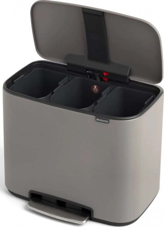 Světle šedý nášlapný ocelový odpadkový koš na tříděný odpad 3x11 l Bo – Brabantia Brabantia