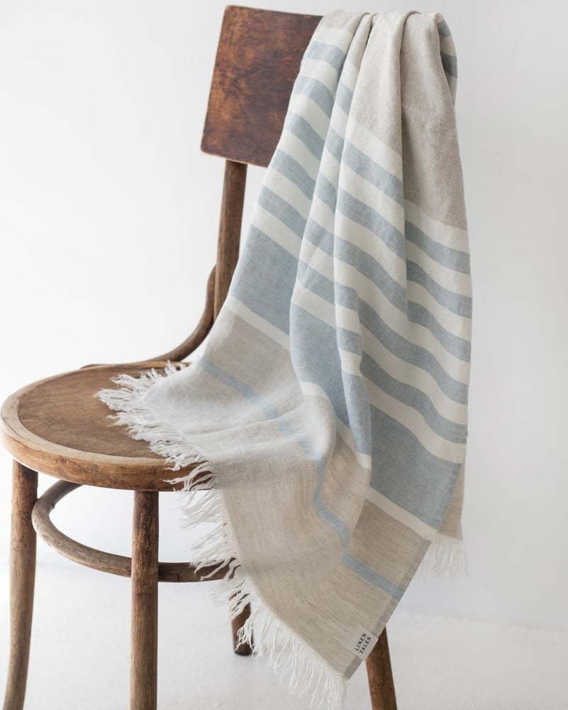 Modrá lněná plážová osuška 85x140 cm Allure Stripe – Linen Tales Linen Tales
