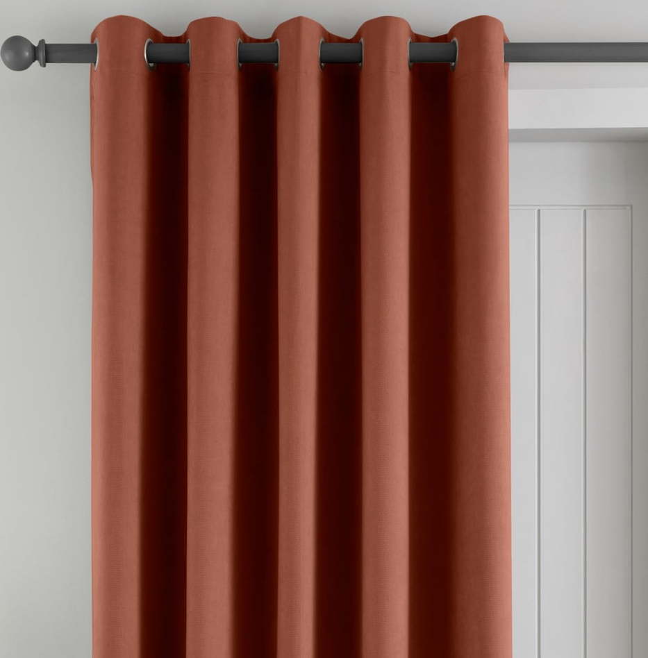 Zatemňovací/termo závěs v terakotové barvě do dveří 117x213 cm Wilson – Catherine Lansfield Catherine Lansfield