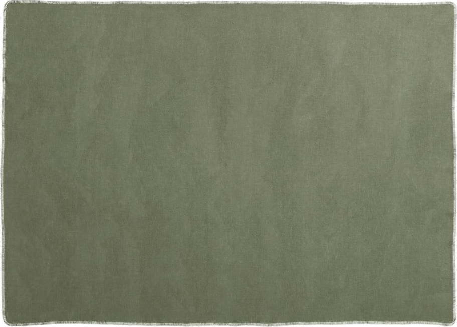 Zelená deka s příměsí vlny 140x200 cm Ylva Pine – Pappelina Pappelina