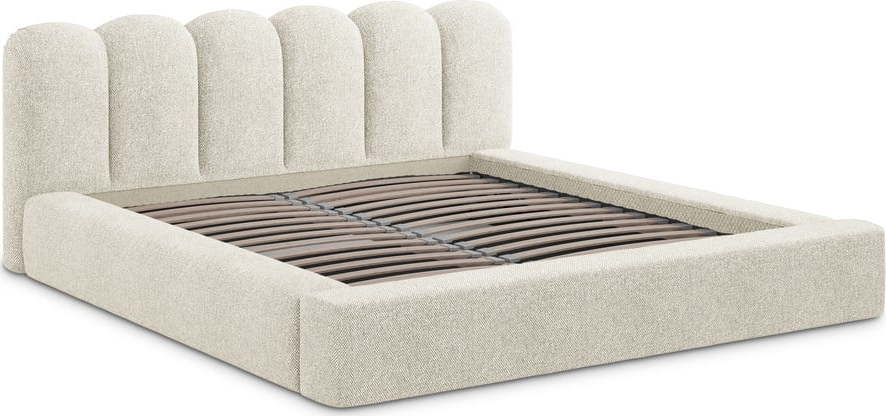 Béžová čalouněná dvoulůžková postel s úložným prostorem s roštem 140x200 cm Mano – Makamii Makamii