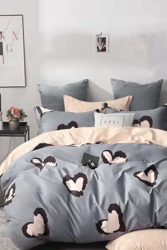 Šedo-béžové prodloužené povlečení na dvoulůžko z bavlny Renforcé s prostěradlem/4dílné 200x220 cm Double Heart – Mila Home Mila Home