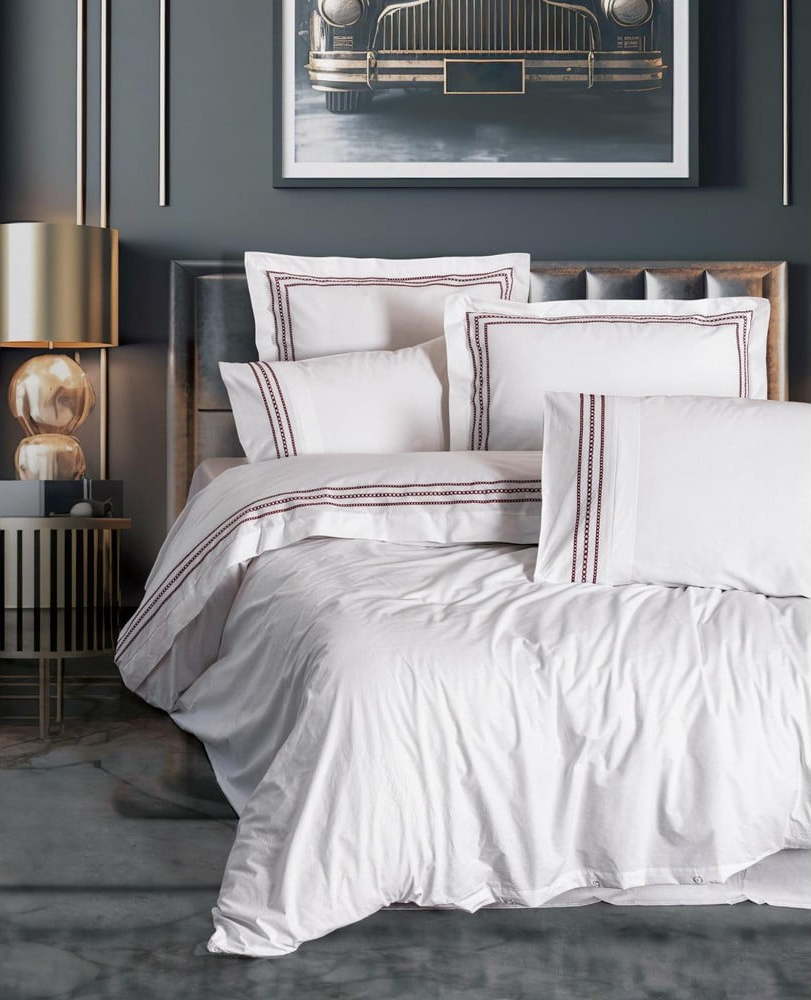 Bílé povlečení na dvoulůžko/prodloužené z bavlny Renforcé 240x220 cm Red Heritage Lines – Mila Home Luxury Mila Home Luxury