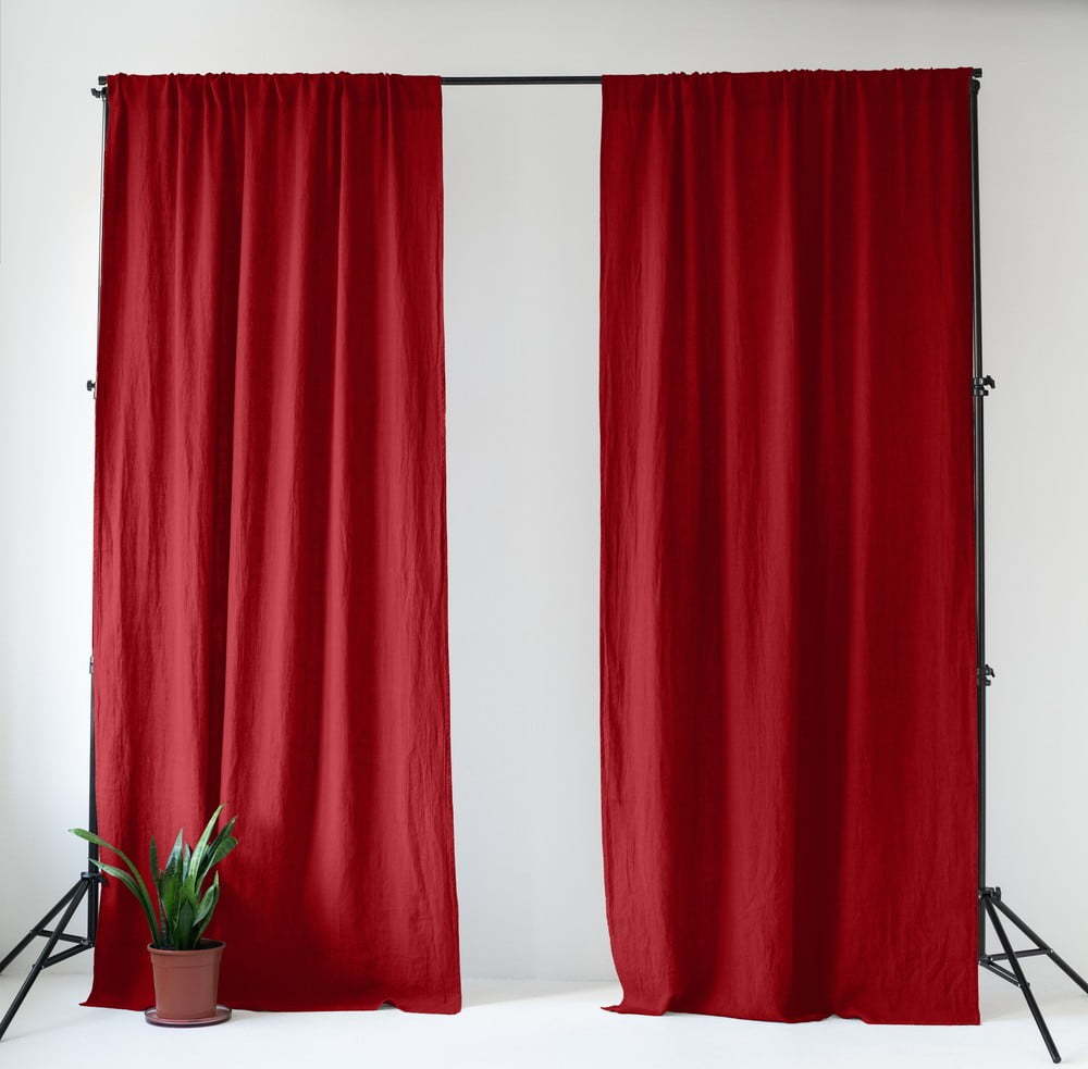 Červený lněný závěs 140x300 cm Lava Falls – Linen Tales Linen Tales