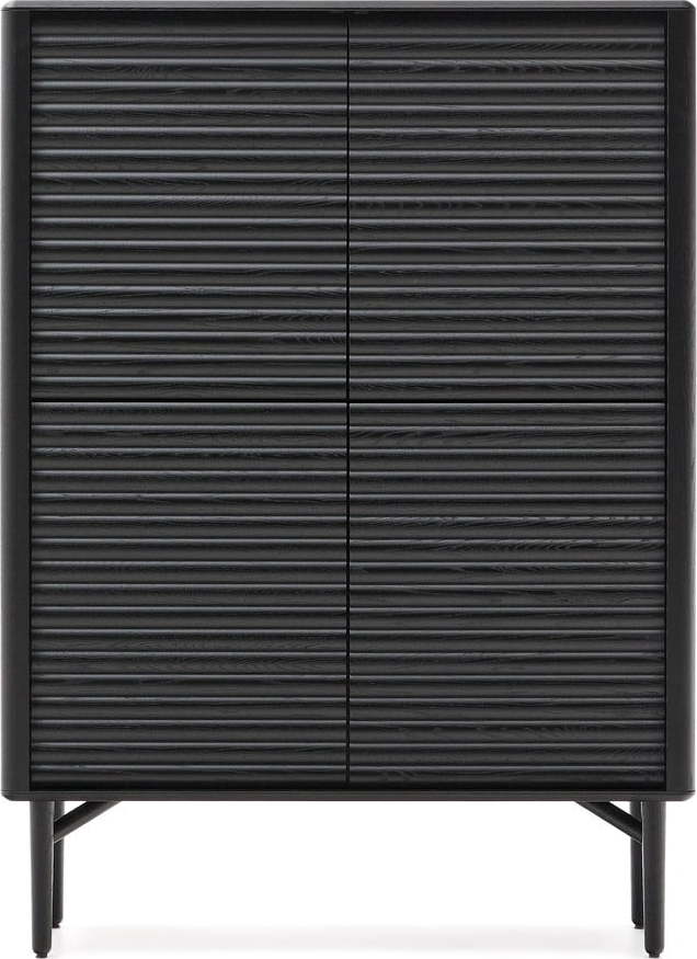 Černá skříňka v dekoru dubu 104