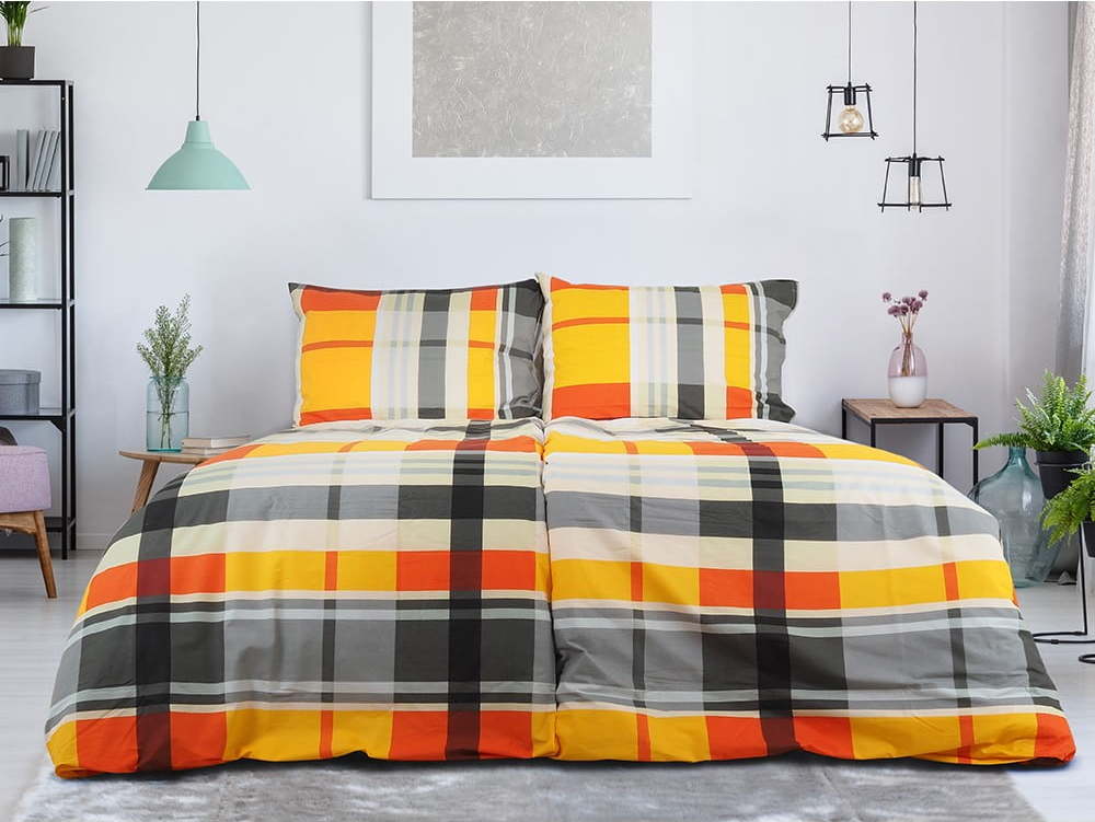 Oranžové krepové povlečení na jednolůžko 140x200 cm Orabge Kube – B.E.S. B.E.S.