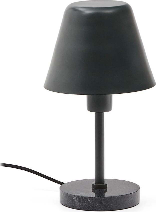 Tmavě zelená/černá mramorová stolní lampa s kovovým stínidlem (výška 32 cm) Calina – Kave Home Kave Home