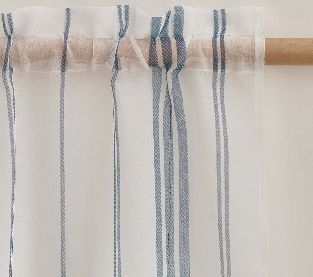 Bílá voálová záclona 140x122 cm Harbour Stripe – Catherine Lansfield Catherine Lansfield