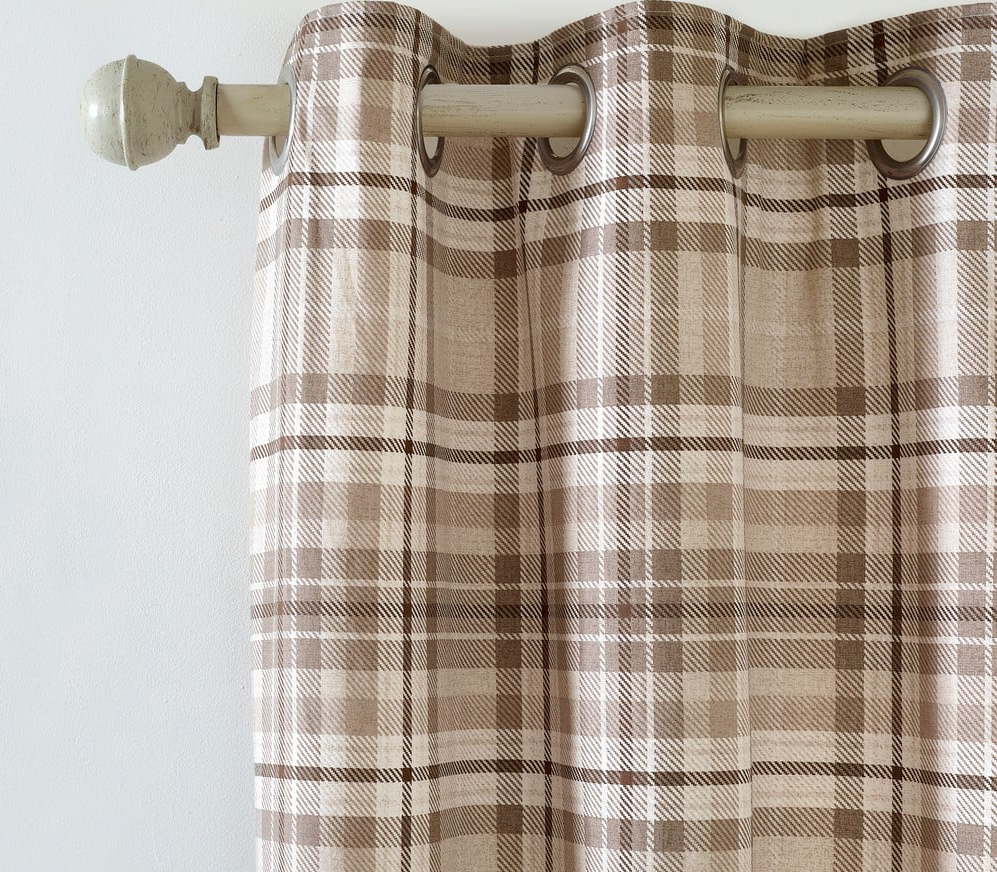 Hnědé flanelové termo závěsy v sadě 2 ks 229x229 cm Cullen Thermal Check – Catherine Lansfield Catherine Lansfield