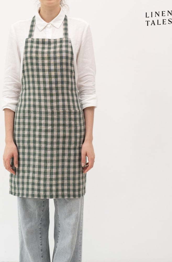 Lněná zástěra Forest Green Gingham – Linen Tales Linen Tales