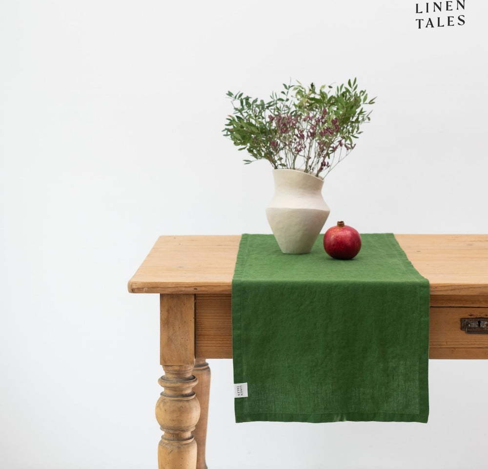 Lněný běhoun na stůl 40x200 cm True Green – Linen Tales Linen Tales