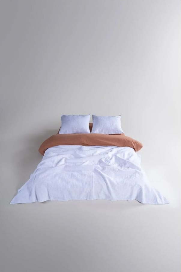 Bílý set přehozu a povlaku na polštář z žakáru 240x260 cm Jacquard – Mila Home Luxury Mila Home Luxury