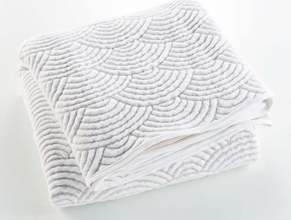 Bílý/béžový set přehozu a povlaku na polštář jersey 220x240 cm Cassandra – douceur d'intérieur Douceur d intérieur