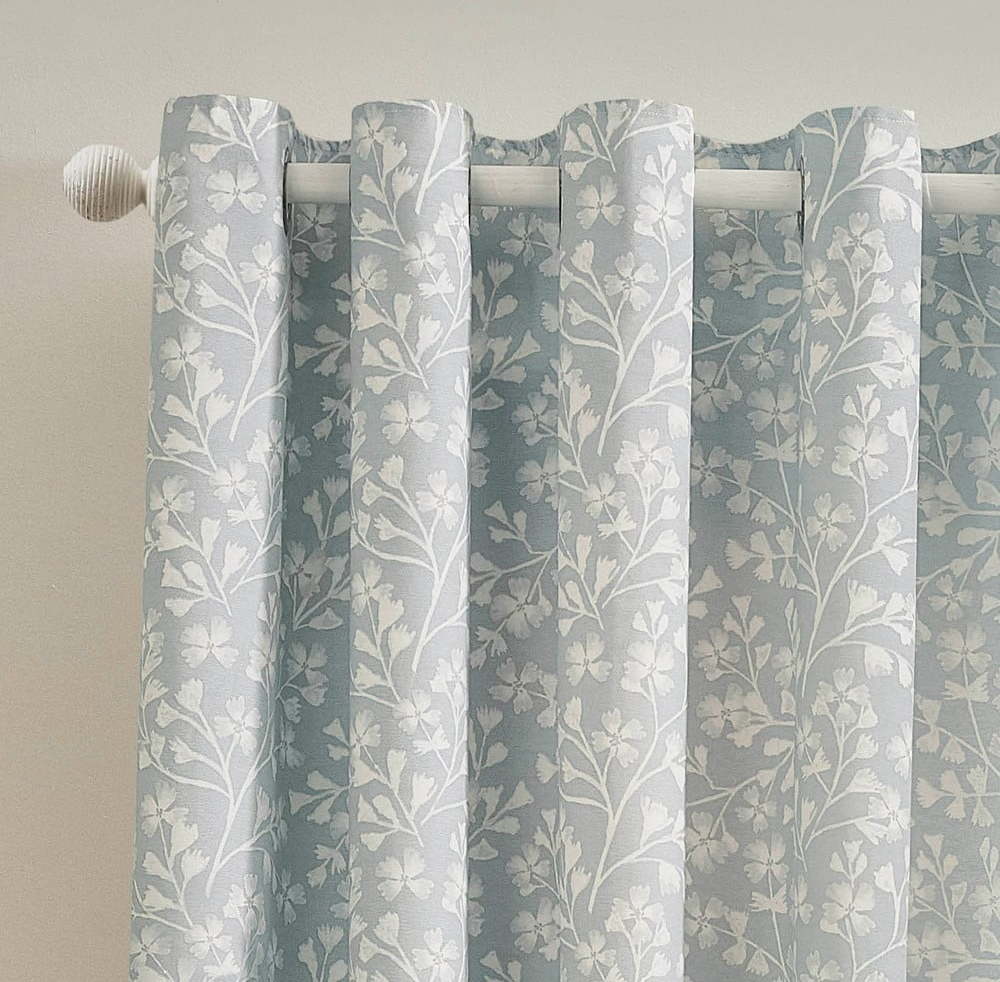 Modré závěsy v sadě 2 ks 117x137 cm Brooke Floral – Catherine Lansfield Catherine Lansfield