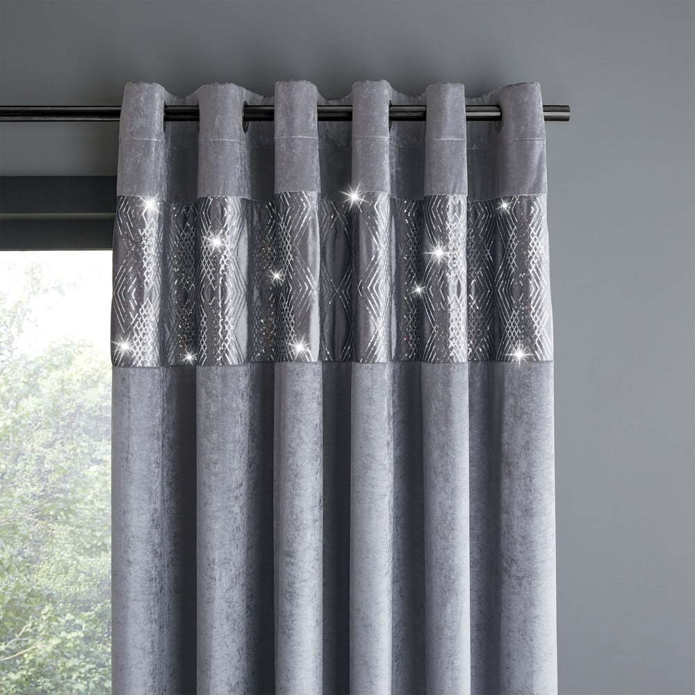 Šedé závěsy v sadě 2 ks 117x137 cm Crushed Velvet Glamour Sequin – Catherine Lansfield Catherine Lansfield