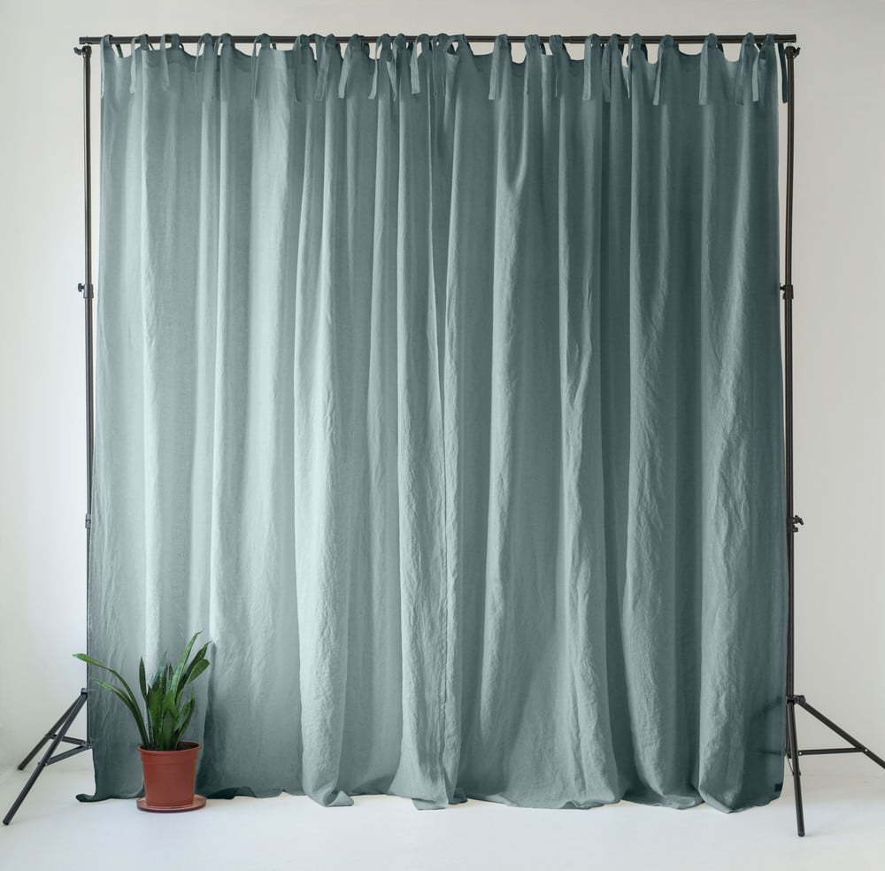 Šedomodrý lněný závěs 140x300 cm Blue Fog – Linen Tales Linen Tales