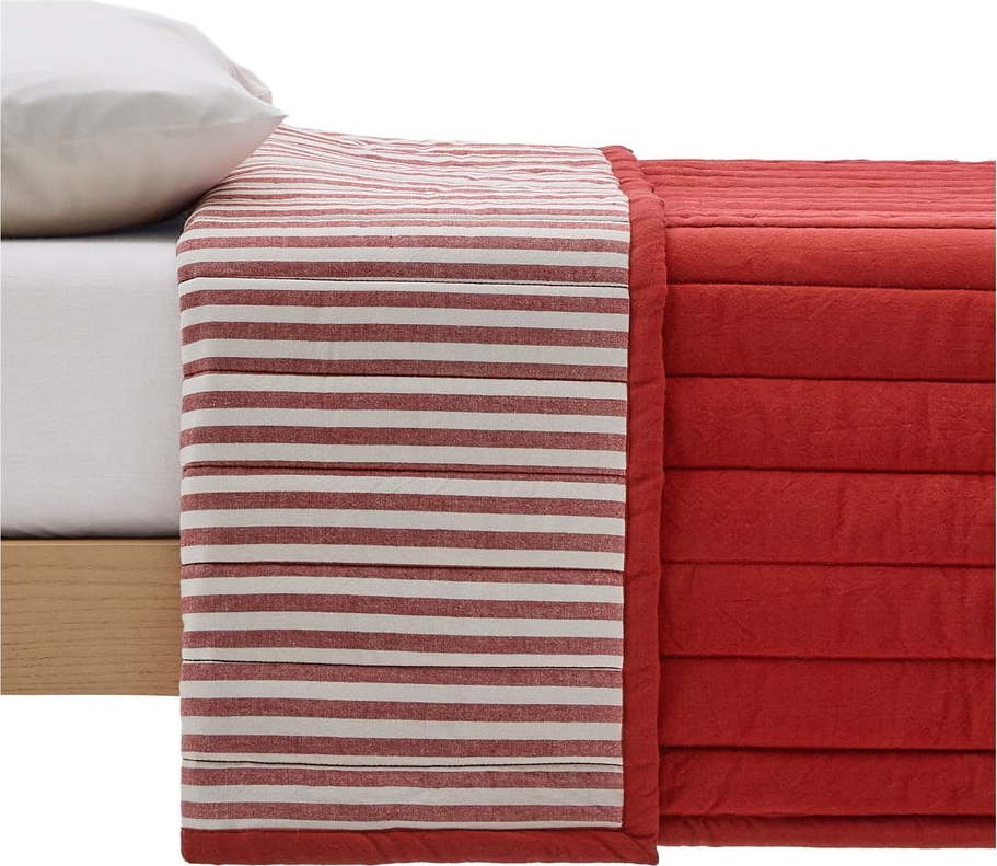 Červený prošívaný přehoz z Bio bavlny 180x240 cm Sini – Kave Home Kave Home