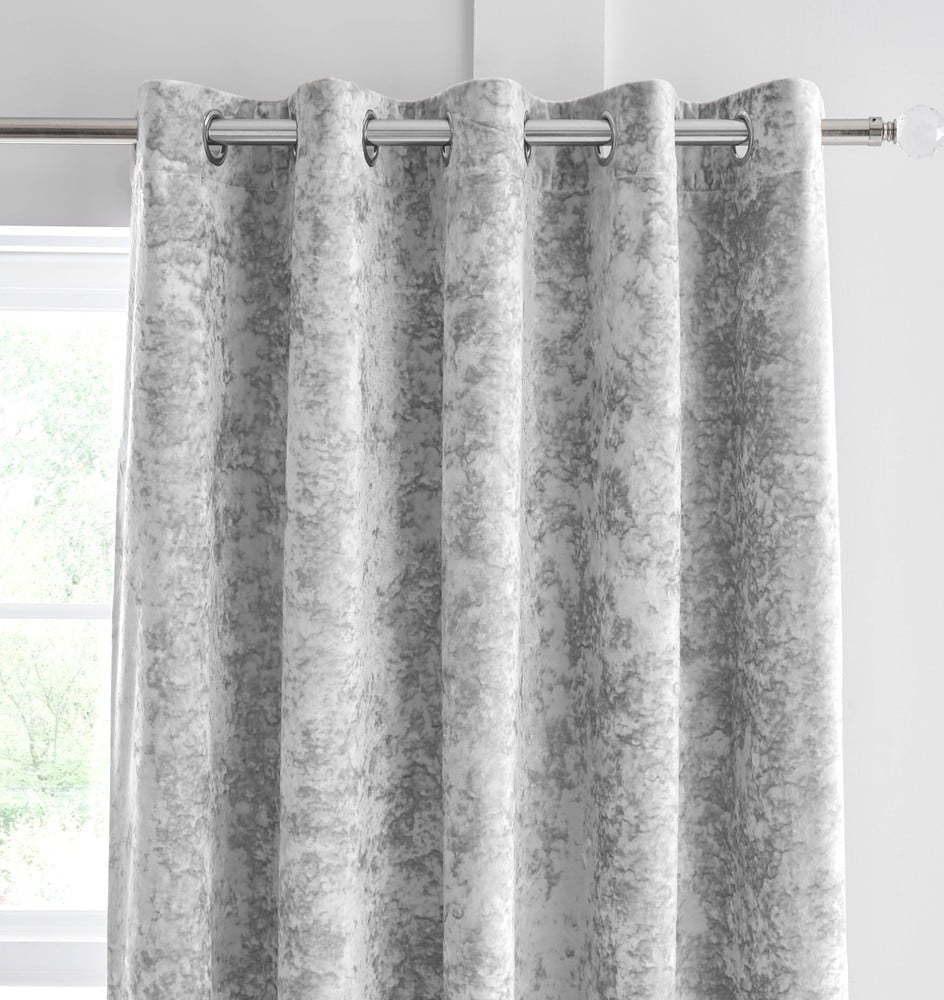 Šedé závěsy v sadě 2 ks 229x229 cm Crushed Velvet – Catherine Lansfield Catherine Lansfield